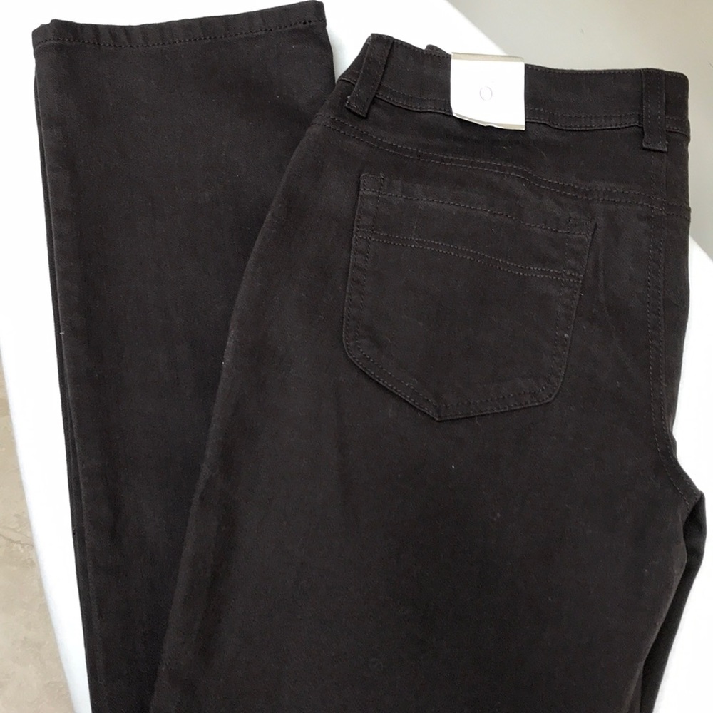 Chico’s lustrous slim leg